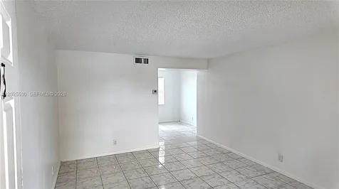31 SE 2nd Avenue Hallandale Beach FL 33009