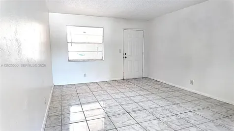 31 SE 2nd Avenue Hallandale Beach FL 33009