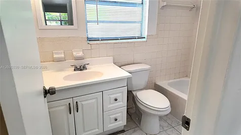 31 SE 2nd Avenue Hallandale Beach FL 33009