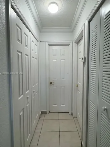 1655 W 44th Place Hialeah FL 33012