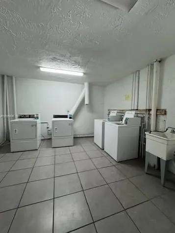 1655 W 44th Place Hialeah FL 33012