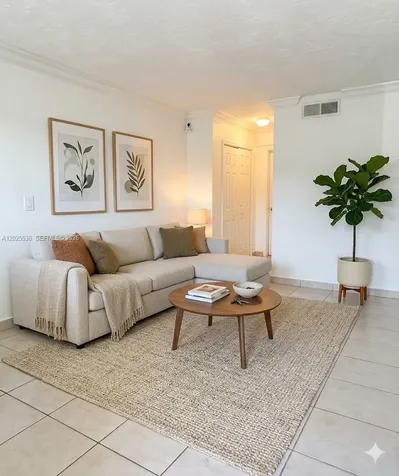 1655 W 44th Place Hialeah FL 33012