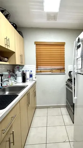 1655 W 44th Place Hialeah FL 33012