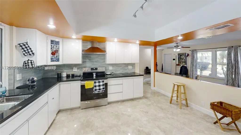 5129 Van Buren Street Hollywood FL 33021