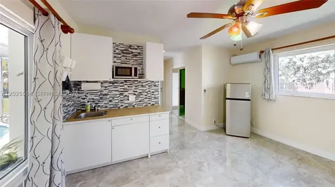 5129 Van Buren Street Hollywood FL 33021