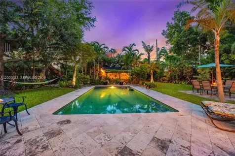 5825 SW 46th Terrace Miami FL 33155