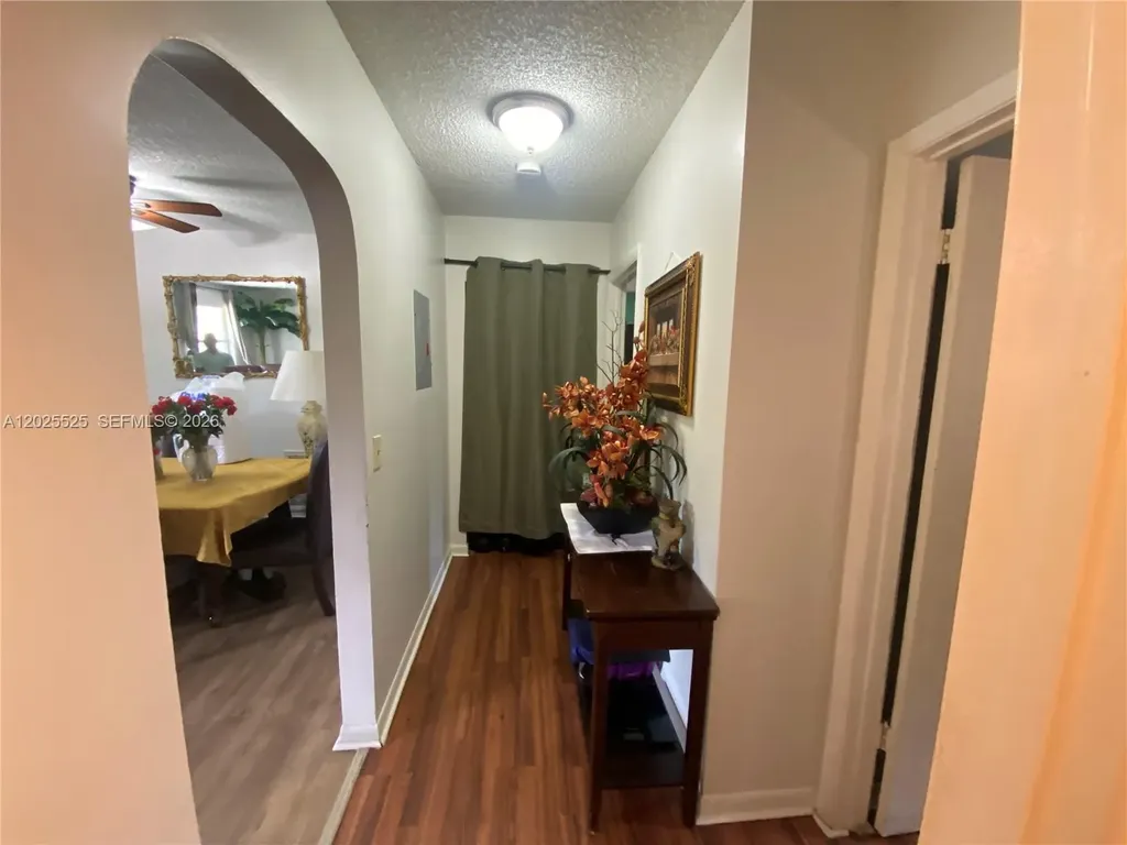 1702 S Dixie Highway Lake Worth FL 33460