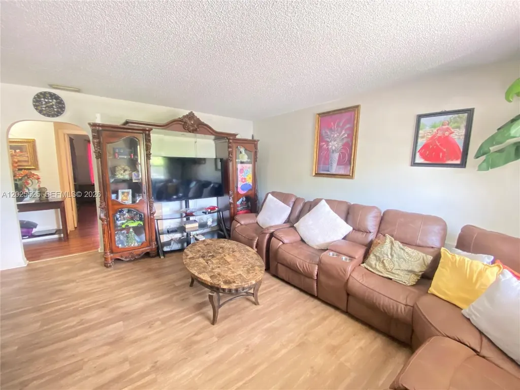 1702 S Dixie Highway Lake Worth FL 33460