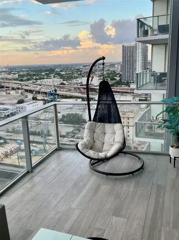 851 NE 1st Avenue Miami FL 33132