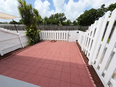 1450 NE 151st Street Miami FL 33162