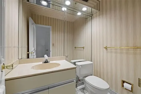 4925 Collins Avenue Miami Beach FL 33140