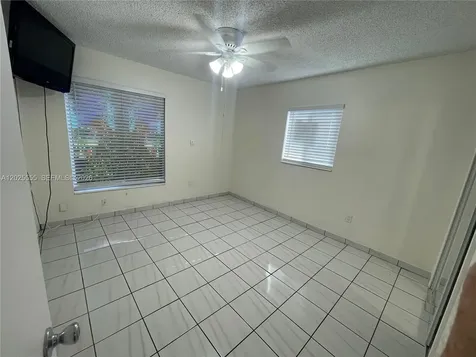 10115 SW 21st Terrace Miami FL 33165
