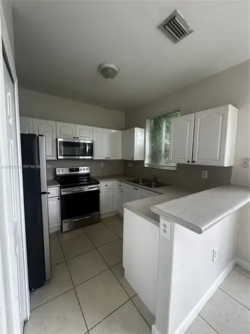 2718 SE 15th Place Homestead FL 33035