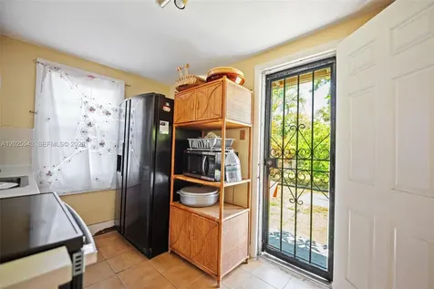 1053 NW 28th Street Miami FL 33127