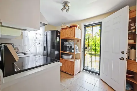 1053 NW 28th Street Miami FL 33127