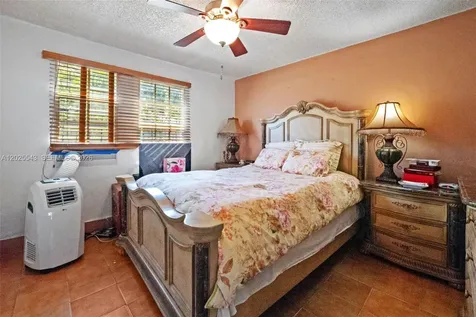 1053 NW 28th Street Miami FL 33127
