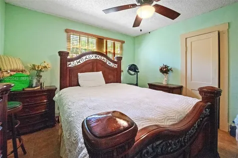 1053 NW 28th Street Miami FL 33127
