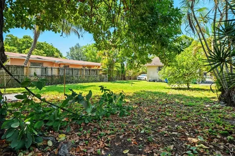 1053 NW 28th Street Miami FL 33127
