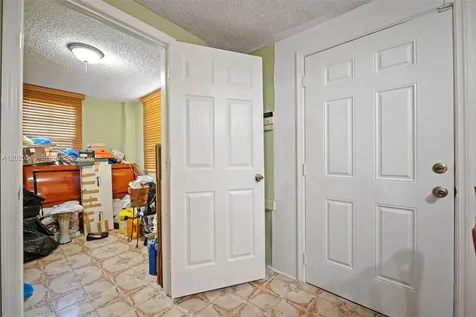 1053 NW 28th Street Miami FL 33127