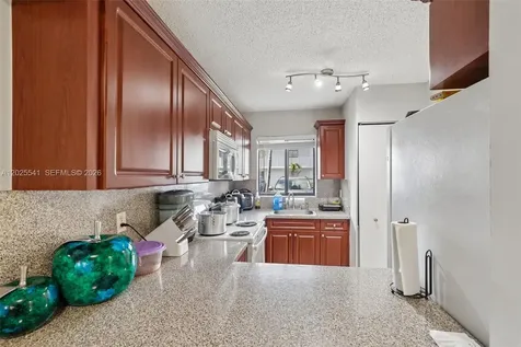 6041 W 24th Avenue Hialeah FL 33016