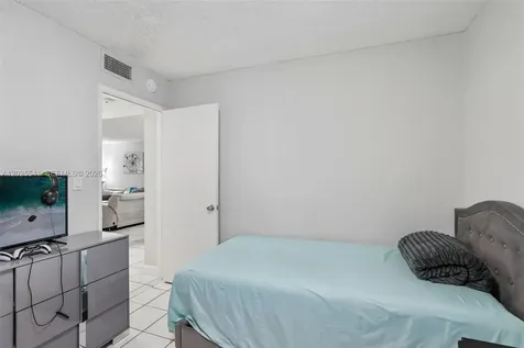 6041 W 24th Avenue Hialeah FL 33016
