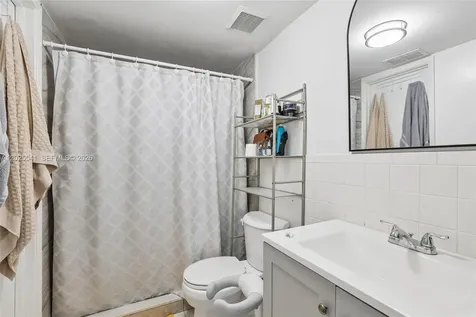 6041 W 24th Avenue Hialeah FL 33016