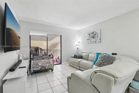 6041 W 24th Avenue Hialeah FL 33016