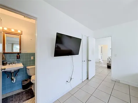 2501 NE 209th Terrace Miami FL 33180