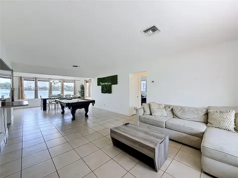 2501 NE 209th Terrace Miami FL 33180