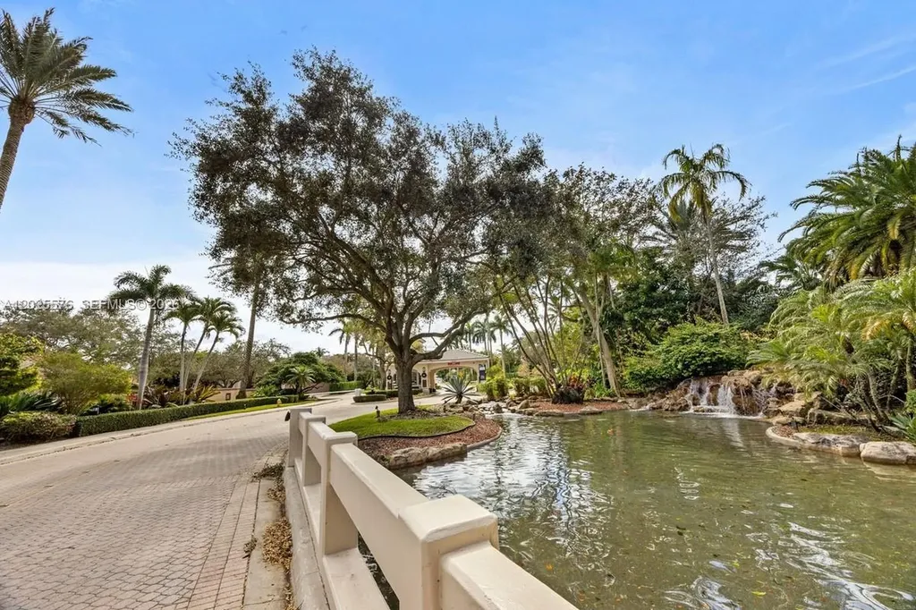 12123 NW 10th Manor Coral Springs FL 33071