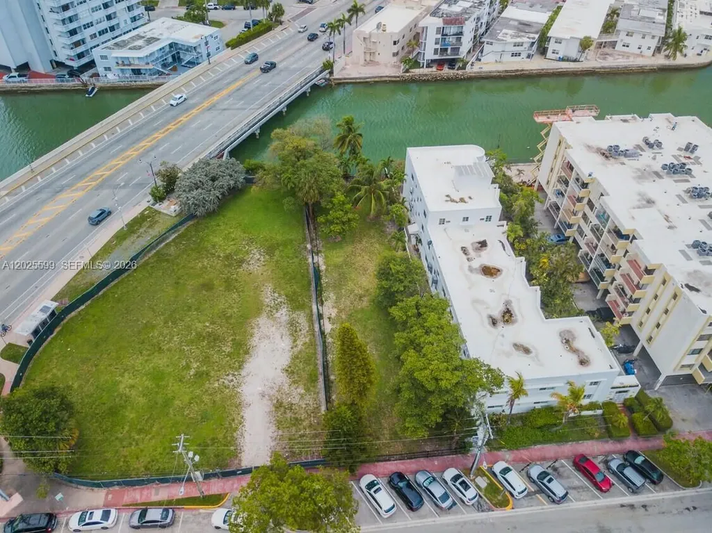 6949 Bay Drive Miami Beach FL 33141