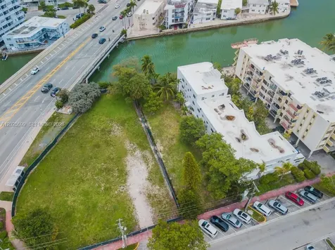 6949 Bay Drive Miami Beach FL 33141