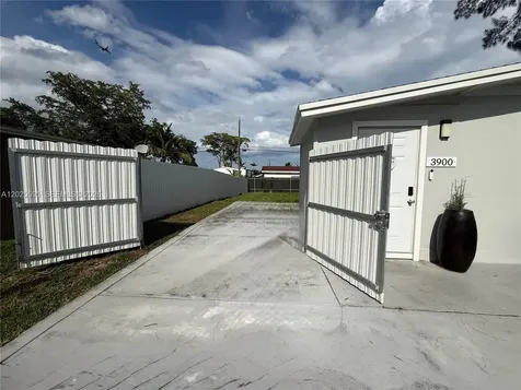 3900 SW 60th Avenue Davie FL 33314