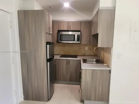 2700 Collins Avenue Miami Beach FL 33140