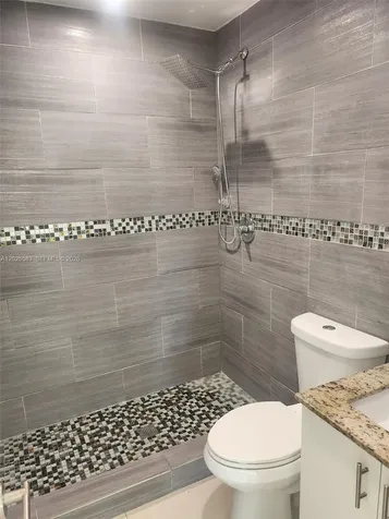 2700 Collins Avenue Miami Beach FL 33140