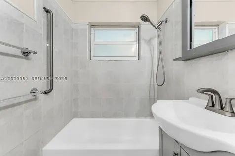 1210 S 24th Terrace Hollywood FL 33020