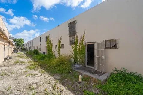 3500 NW 54th Street Miami FL 33142