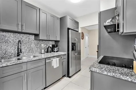 10004 E Bay Harbor Drive Bay Harbor Islands FL 33154