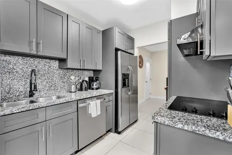 10004 E Bay Harbor Drive Bay Harbor Islands FL 33154