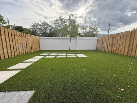 2958 Park Place Dania Beach FL 33312
