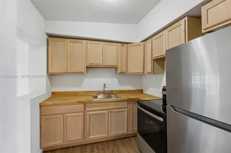 1045 NW 115th Street Miami FL 33168