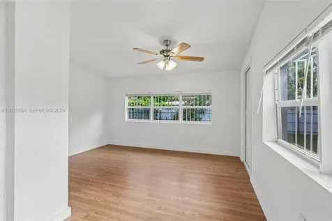 1045 NW 115th Street Miami FL 33168