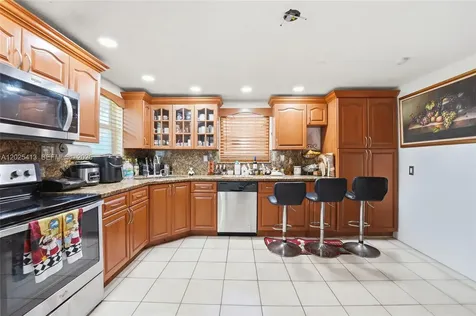 7762 NW 9th Avenue Miami FL 33150