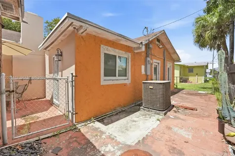 7762 NW 9th Avenue Miami FL 33150