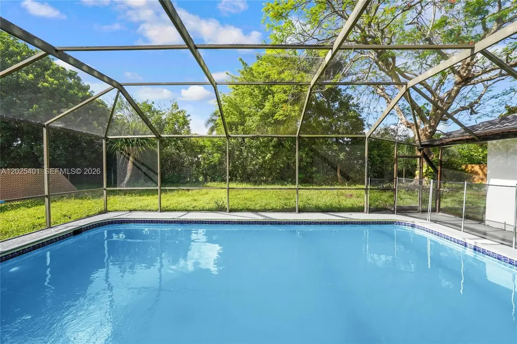 8475 NW 2nd Manor Coral Springs FL 33071