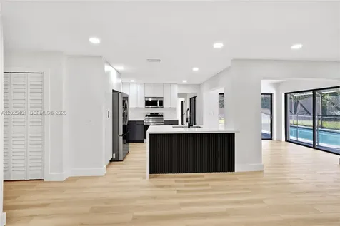 8475 NW 2nd Manor Coral Springs FL 33071