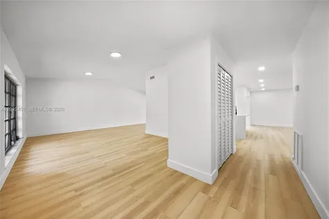 8475 NW 2nd Manor Coral Springs FL 33071