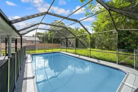 8475 NW 2nd Manor Coral Springs FL 33071