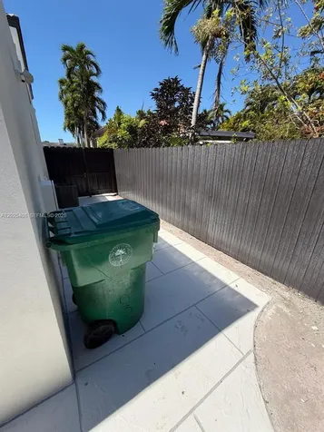 1703 SW 16th Miami FL 33145