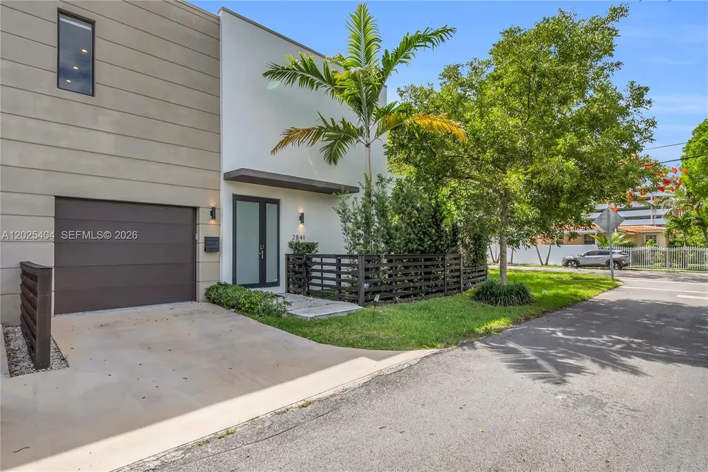 2841 SW 27th Street Miami FL 33133